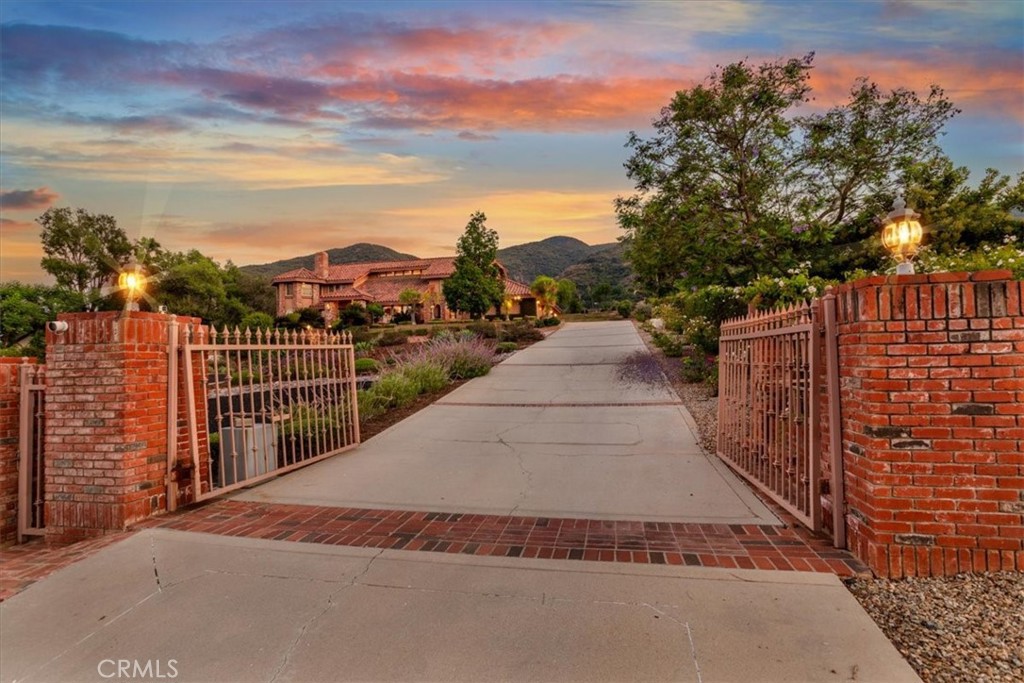 1300 Hidden Springs Drive