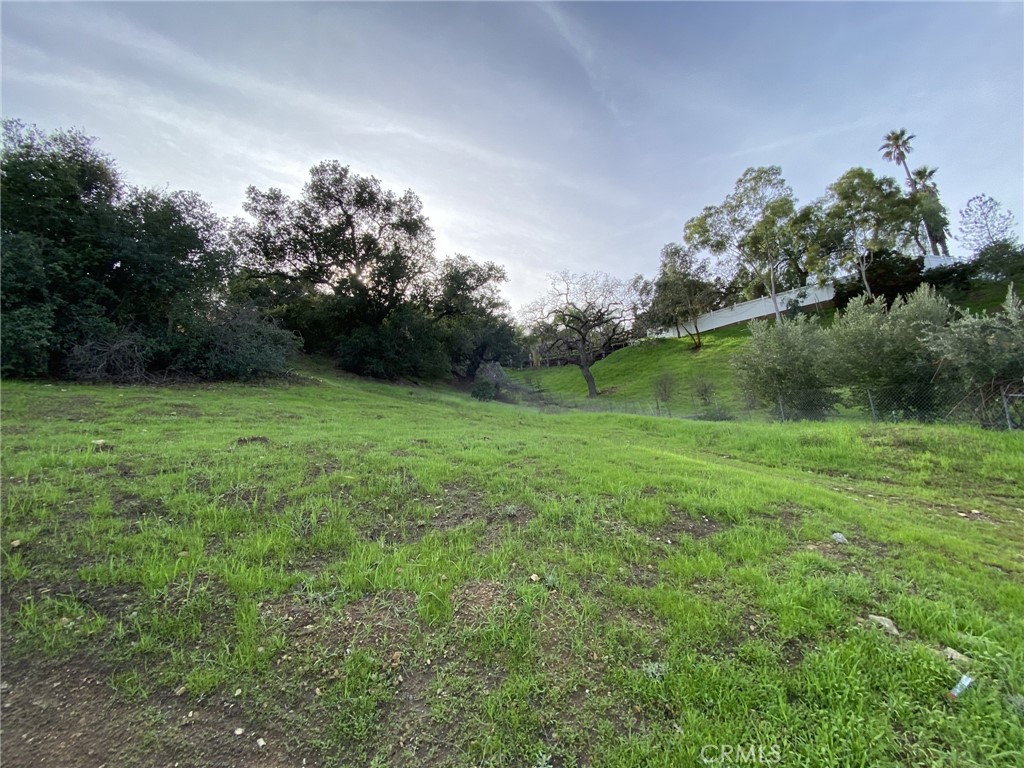 A slice of nature in the heart of Thousand Oaks, surrounded by stately Oak Trees
and sweeping views of rolling hills. Rare opportunity to build your dream home on this breath taking 0.43 acre lot. This almost half-acre lot offers a rare opportunity to craft your own estate in a prime location. Utilities on Street