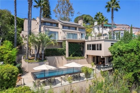 A home in North Tustin