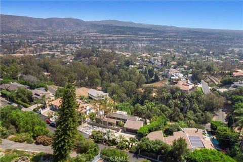 A home in North Tustin