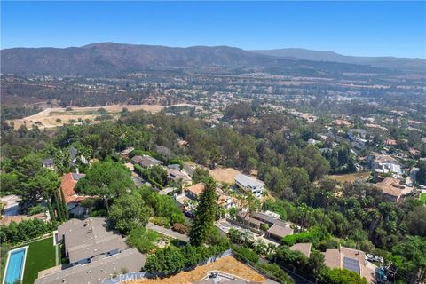 A home in North Tustin