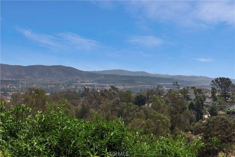 A home in North Tustin