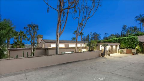 A home in North Tustin