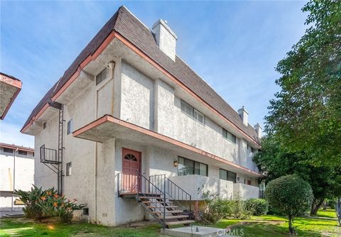 A home in Reseda