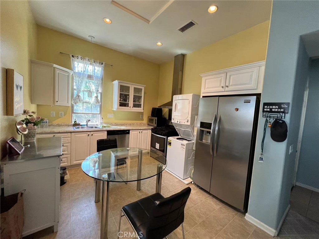 Four Quartets (FOUR) - Residential Lease