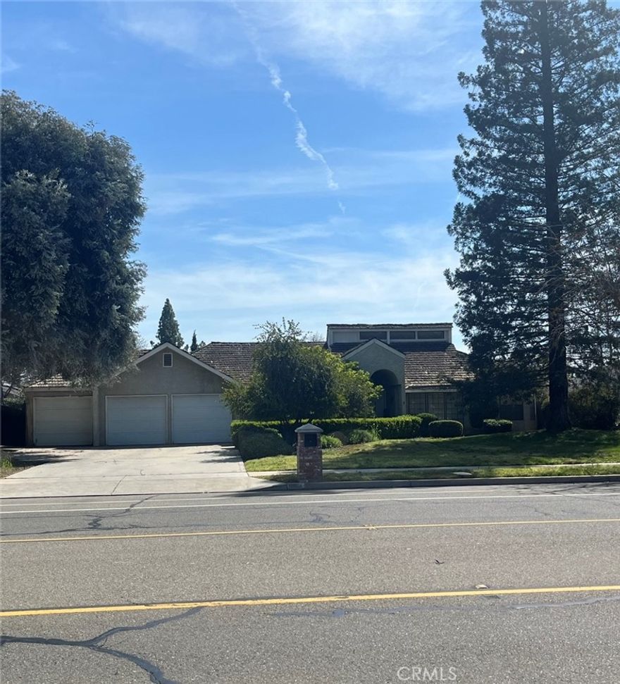 This 4-bedroom, 2.5-bathroom home features a spacious layout, a master suite, a cozy fireplace in the family room, and a private backyard with a pool. Perfect for relaxing and entertaining. Conveniently located near schools, shopping, and dining.