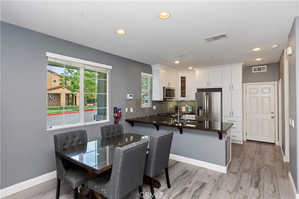 listing image 130725012490517957702