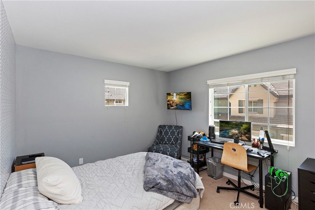 listing image 130726116145568957261