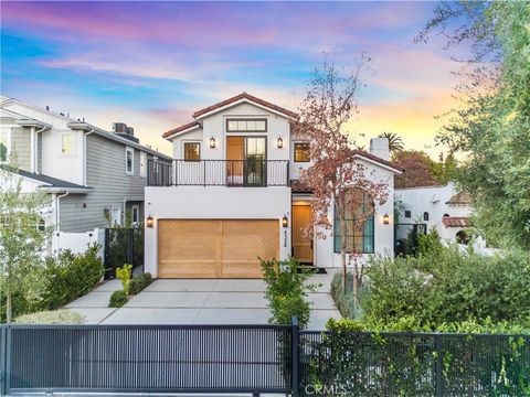 A home in Studio City