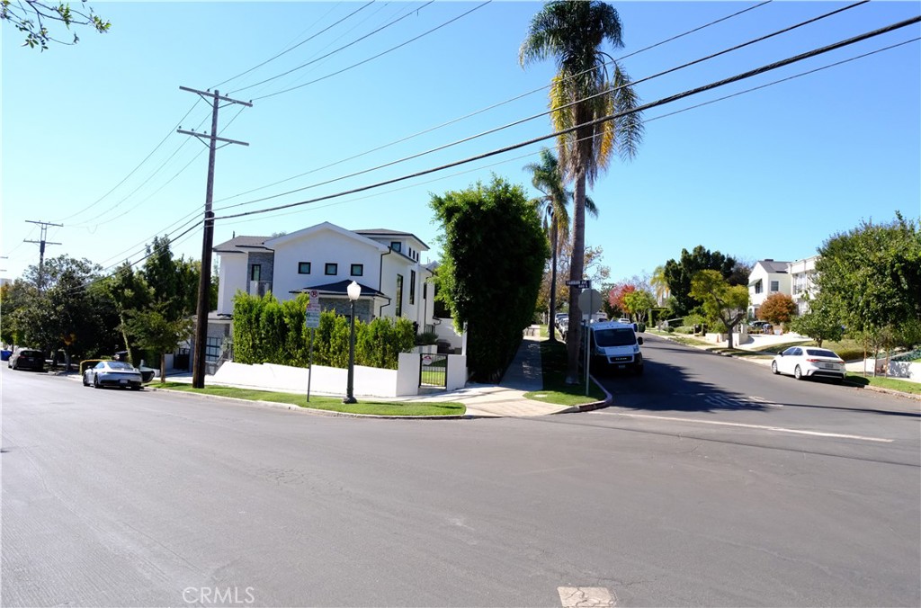 1651 Fairburn Avenue