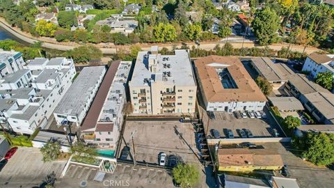 A home in Studio City