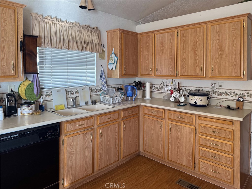 10961 Desert lawn Drive 281