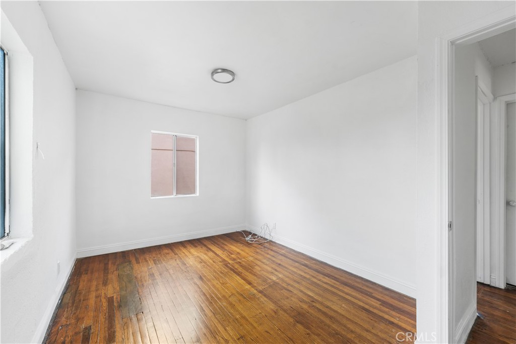 10004 San Fernando Road