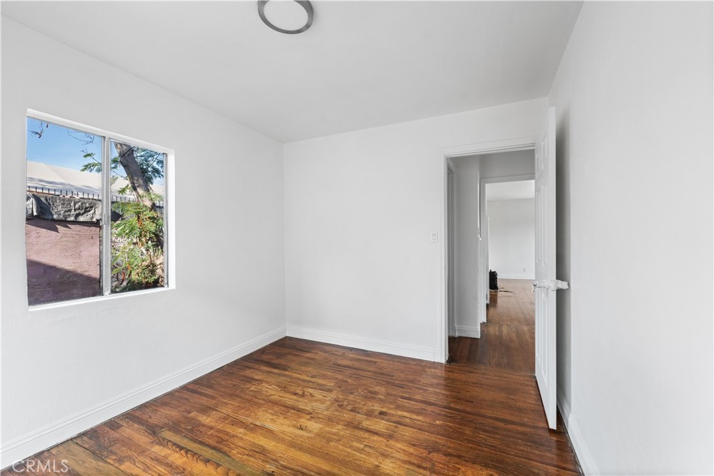 10004 San Fernando Road