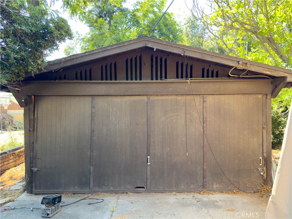 Photo 29 of 30 of 1177 N Catalina Avenue house