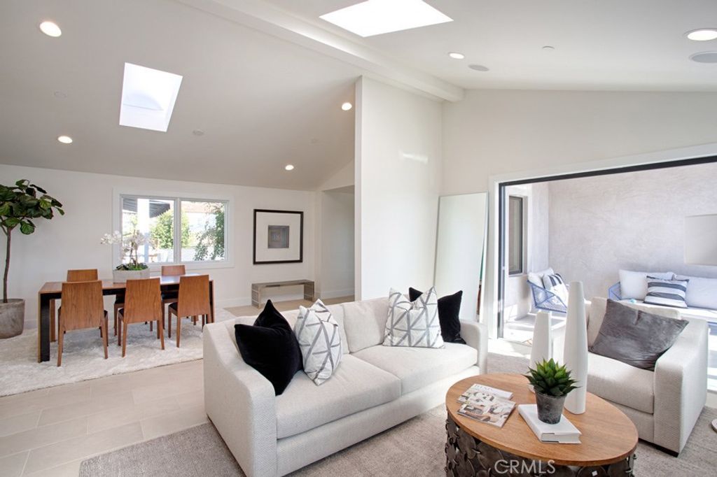 listing image 130724678974394565984