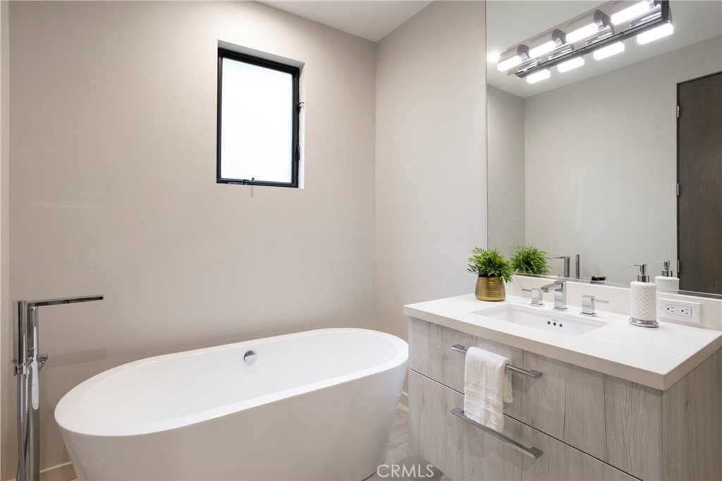 Photo 25 of 51 of 1828 Pacific Coast Highway townhome