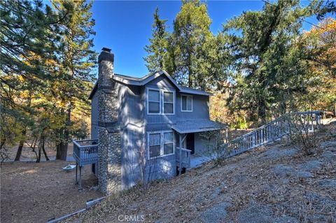 A home in Cedarpines Park