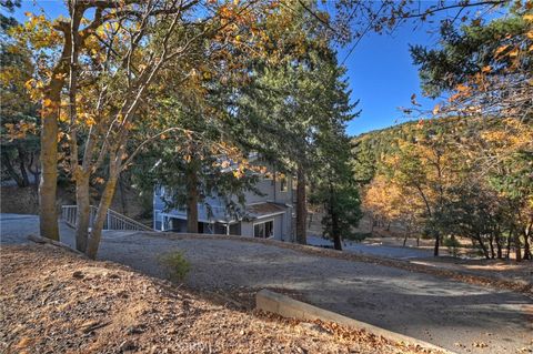 A home in Cedarpines Park