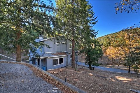 A home in Cedarpines Park