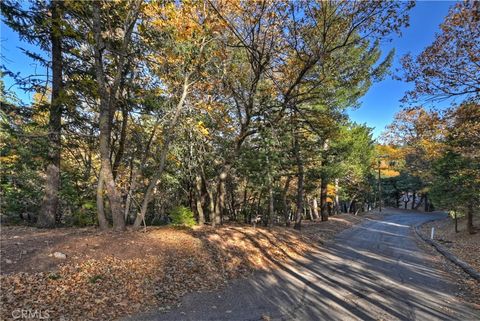 A home in Cedarpines Park