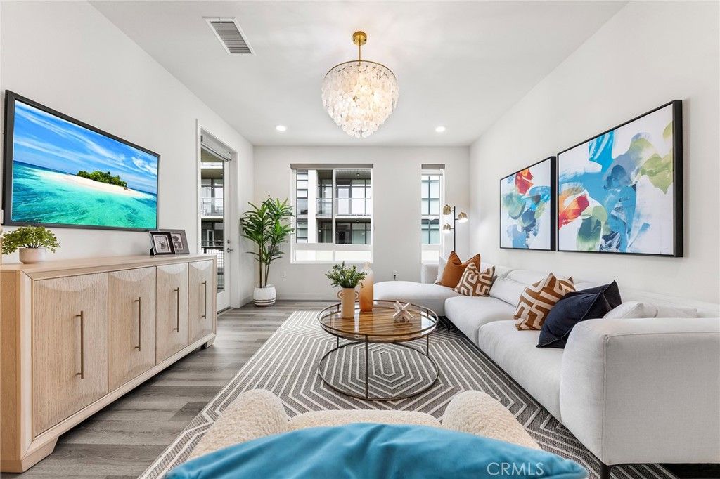 listing image 130724623137800616601