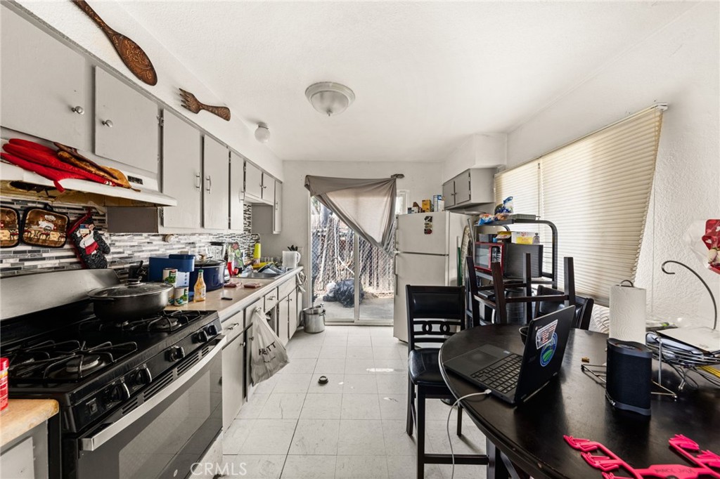 281 N Valley View Drive
