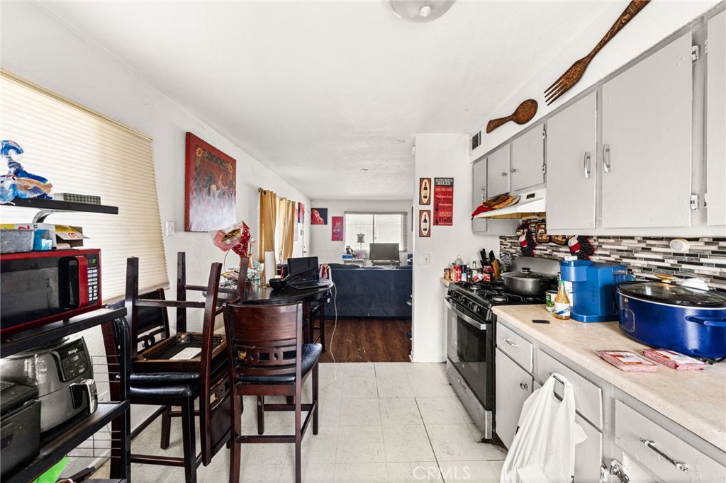 281 N Valley View Drive