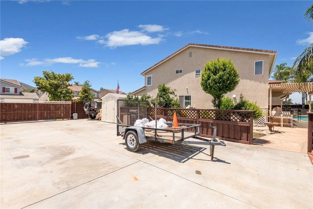 listing image 130724857367168491935