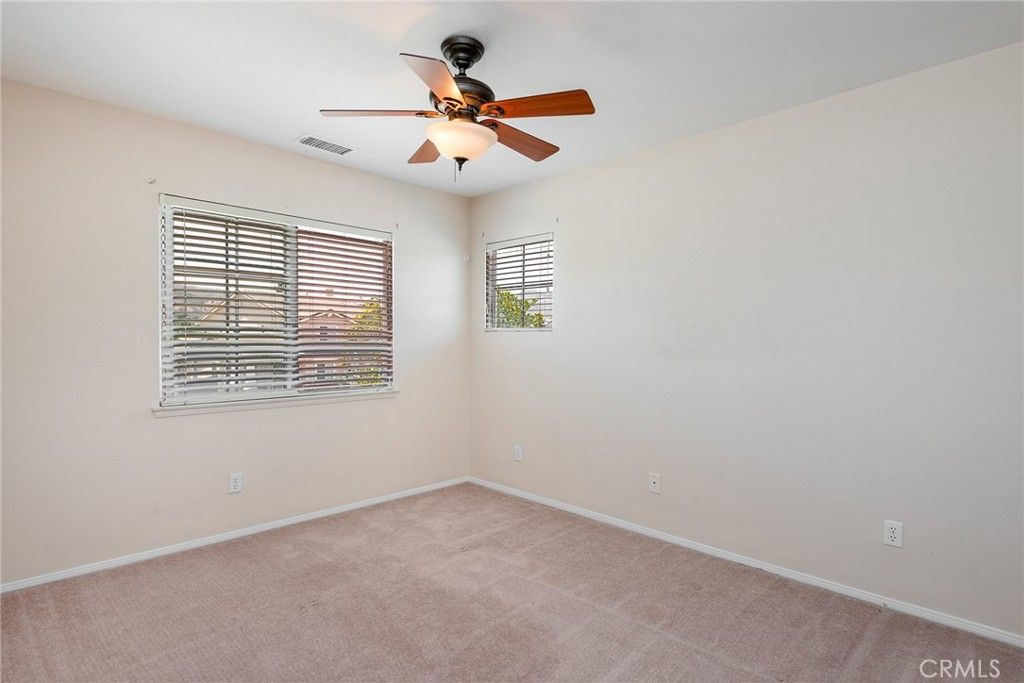 listing image 130725640213786048697