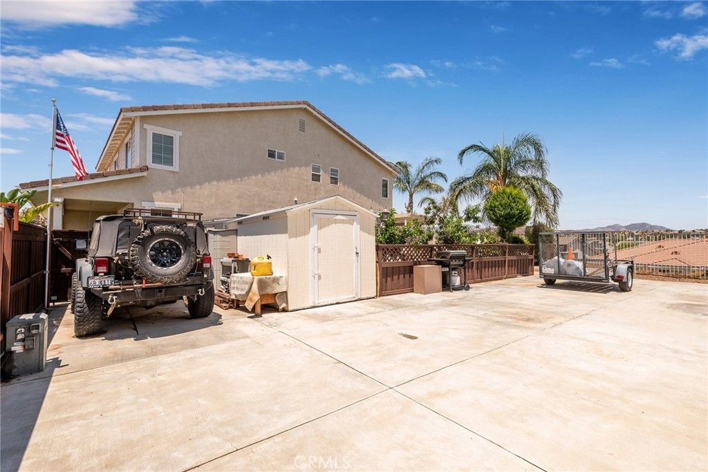 listing image 130729965807948993911