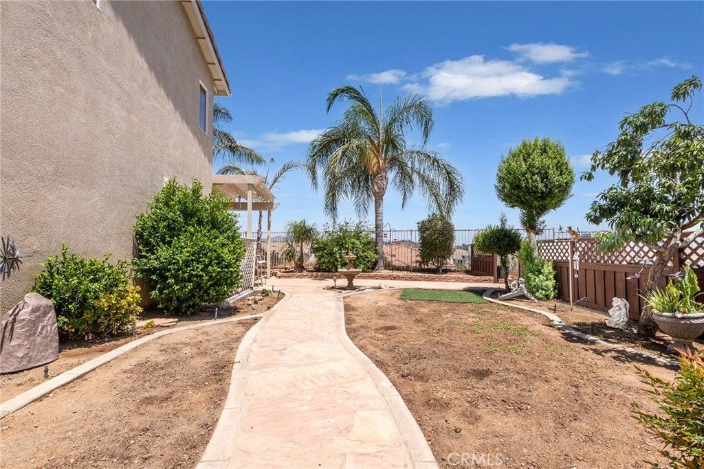 listing image 130727149957786108261