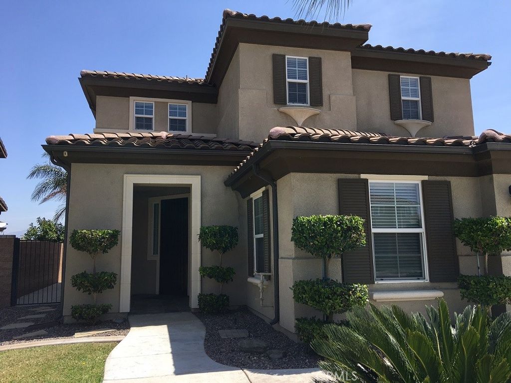 listing image 130726636731442643255