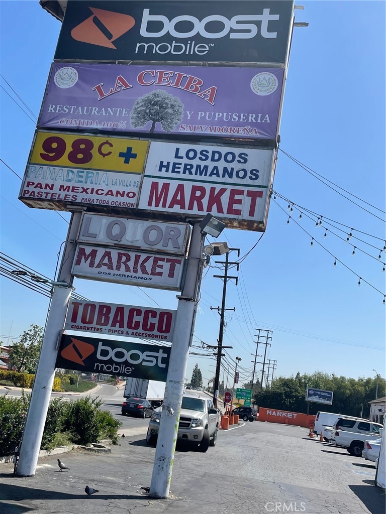 Large retail strip center on the SEC of Atlantic Ave. and Alondra Blvd. directly off of the 710 Fwy. Multiple uses allowed, great co-tenancy present and ample parking. Monument signage available as well.
Availability: 1,800 SF
Rent Rate: $1.55 NNN ($0.45)