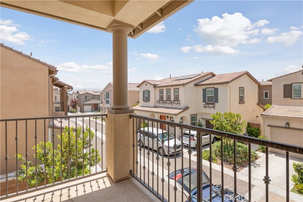 listing image 130724626085797059130