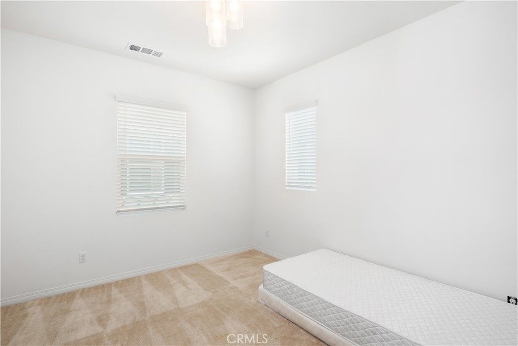 listing image 130727256141024239739