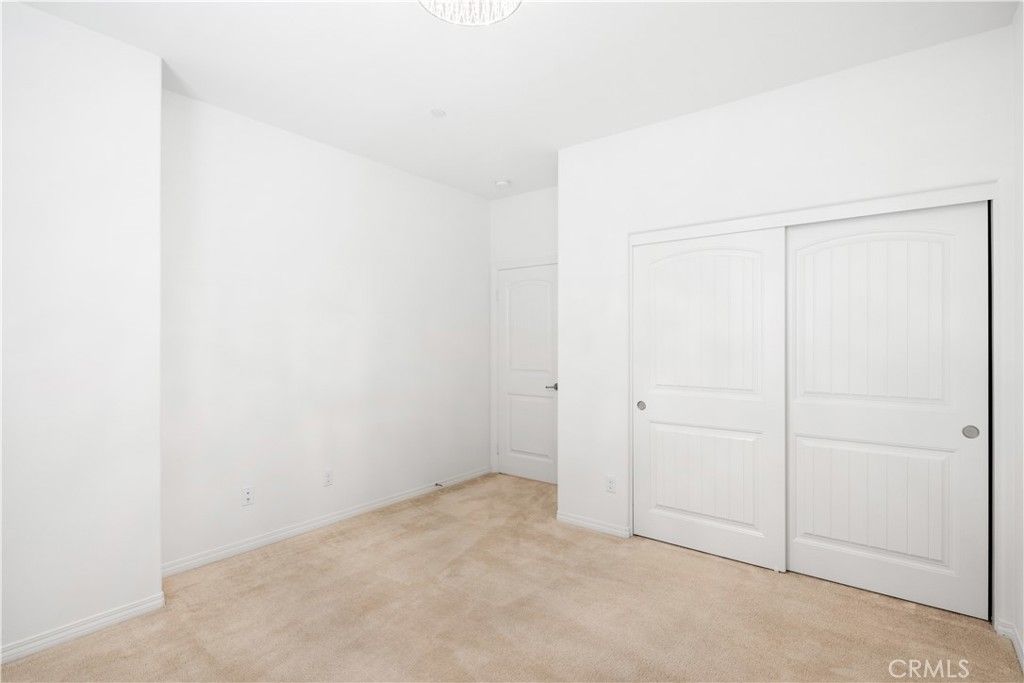 listing image 130725501306179598713