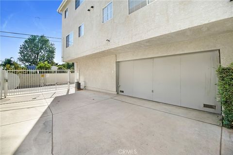 A home in Lake Balboa