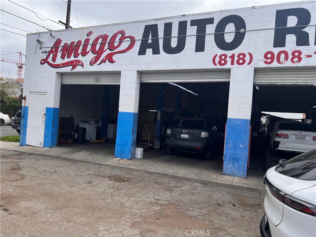 6961 Van Nuys Boulevard