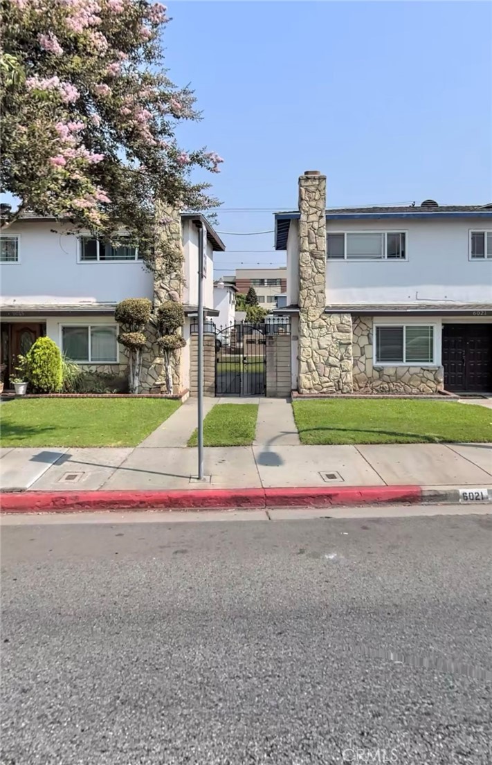 WOW! HUGE PRICE CUT, lowest priced in town. Tenant Occupied, spacious 2 bed 1 bath Condominium located within 5 minutes of walking distance of Cezar E Chaves Elementary and Bell Gardens High School. Call with 24 hour notice for showing. Newer roof! Sold in its as is condition. Motivated seller