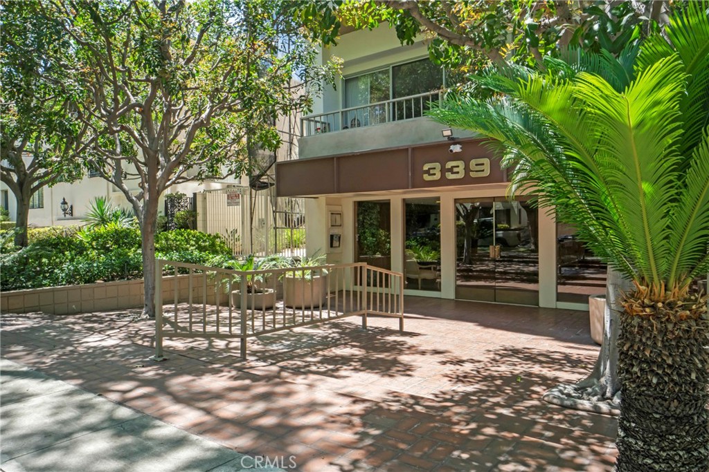 339 N Palm Drive 204