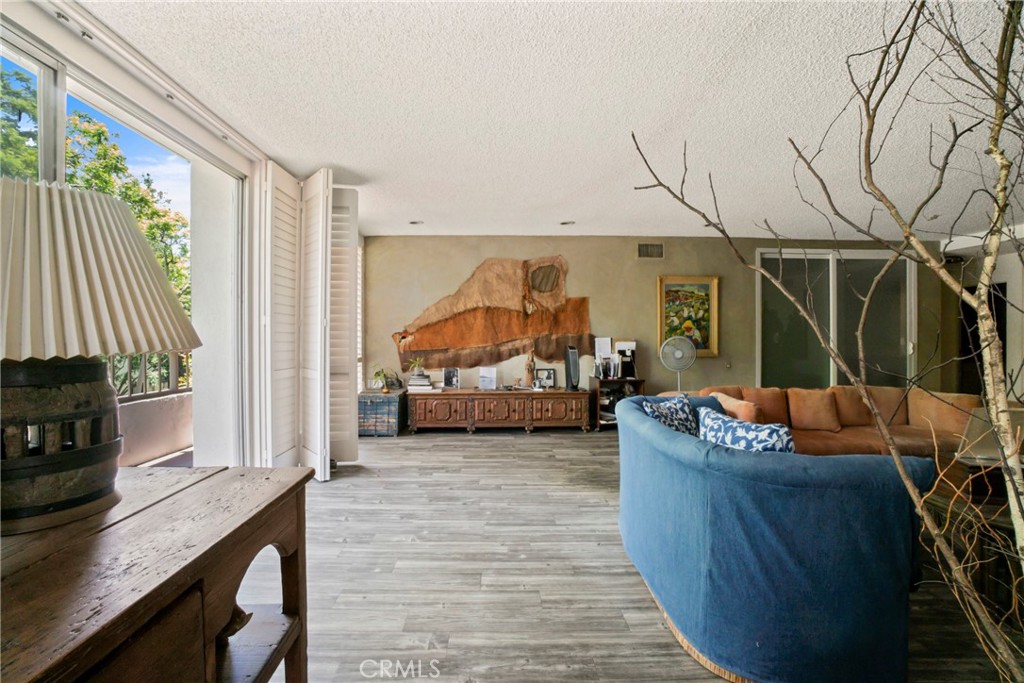 339 N Palm Drive 204