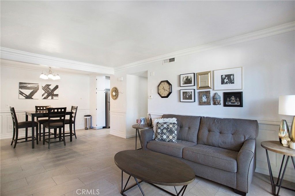 listing image 130722631884939080579