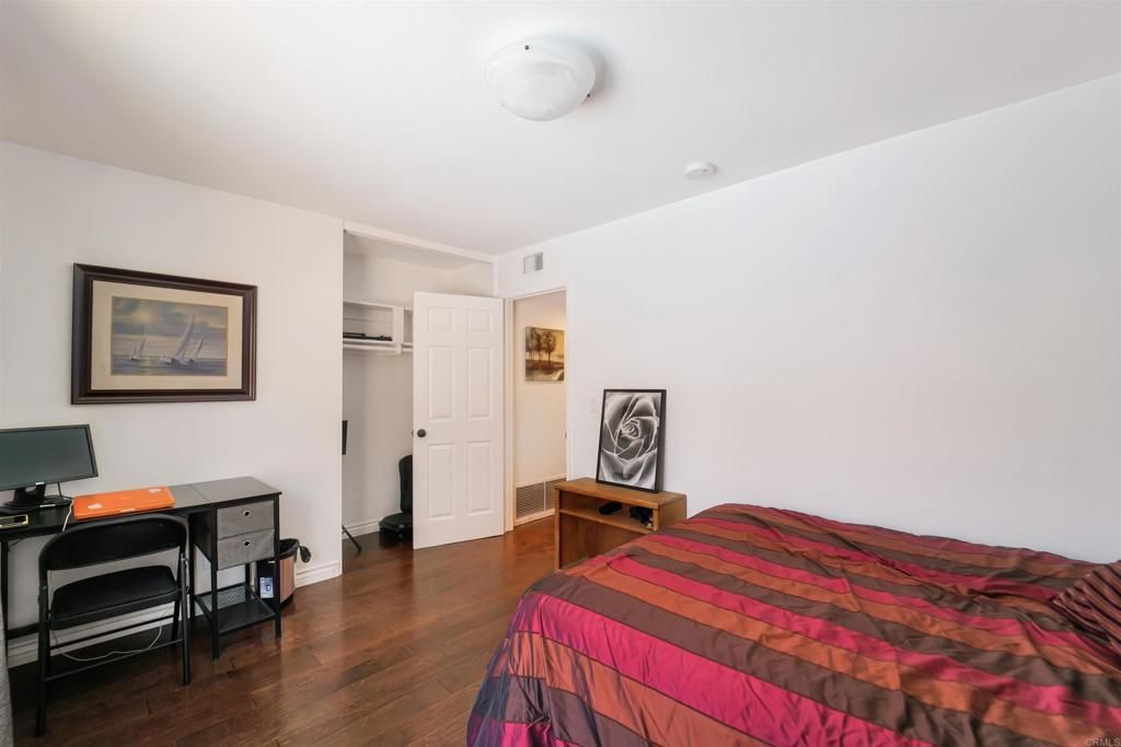 listing image 130729632413015998067