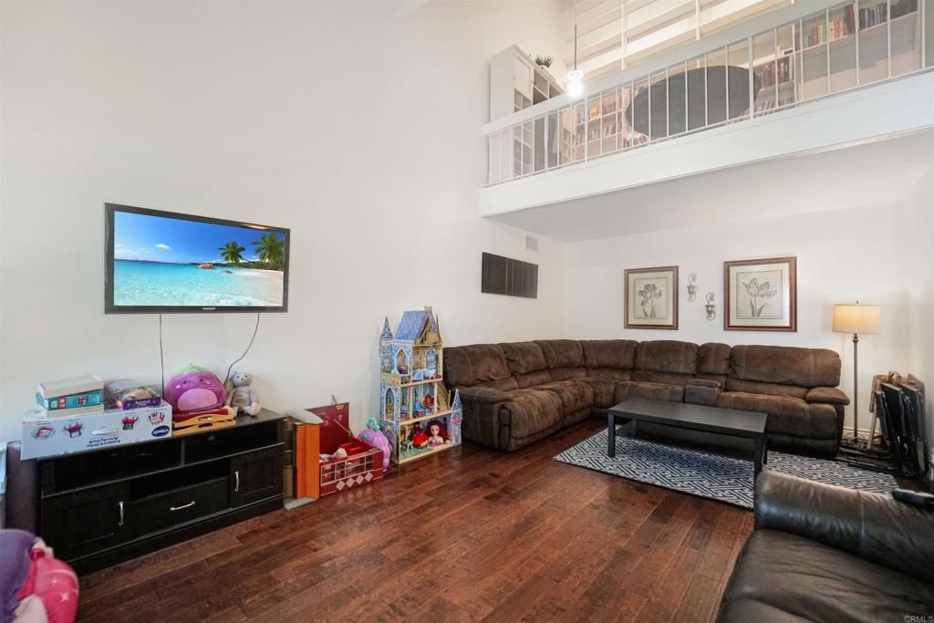 listing image 130729202849432525483