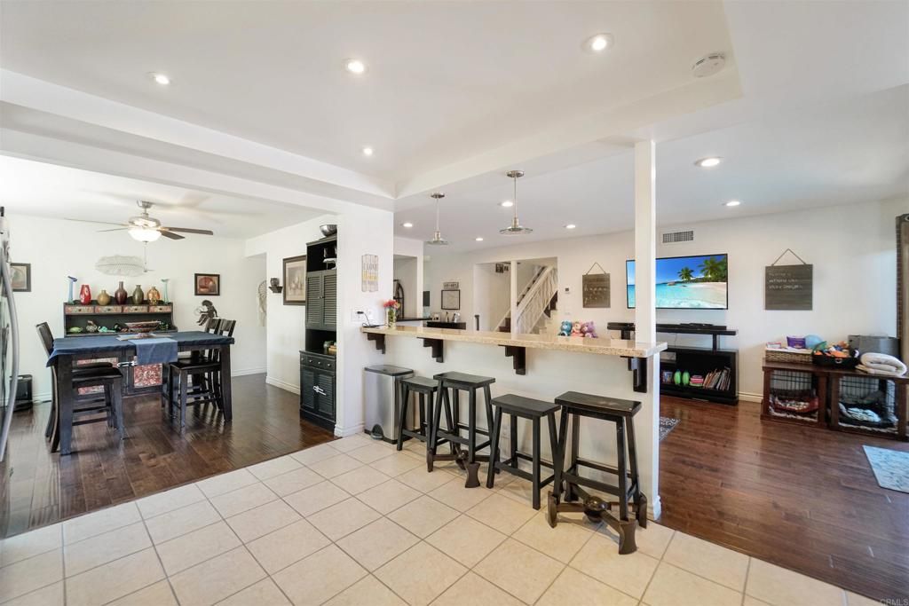 listing image 130725564929919301485