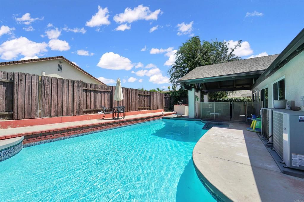 listing image 130720893945668644236