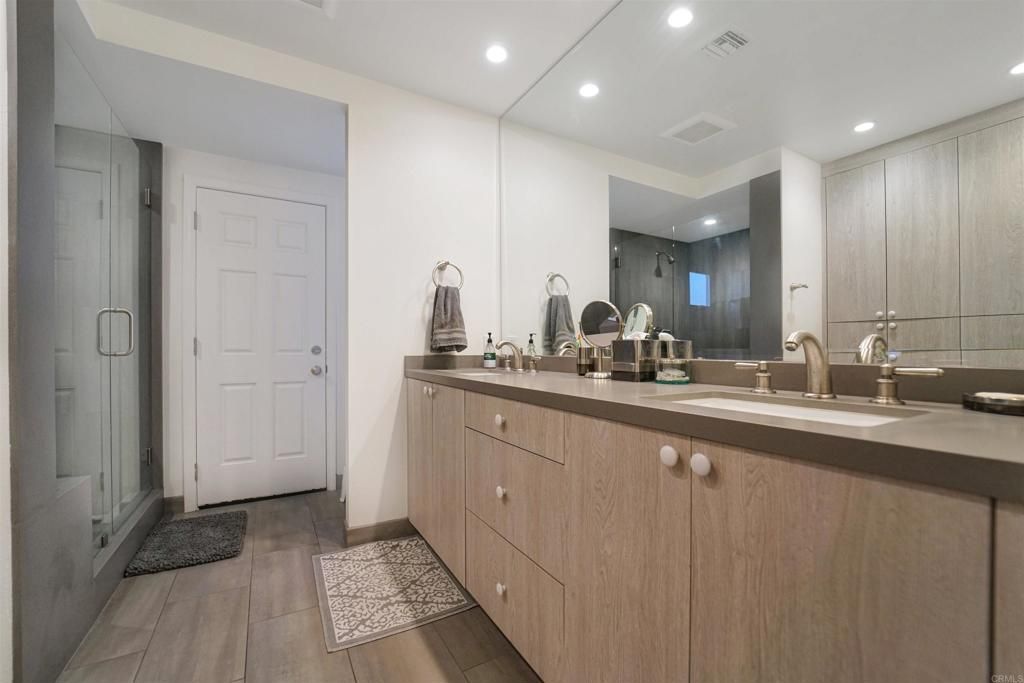 listing image 130728133710345461088