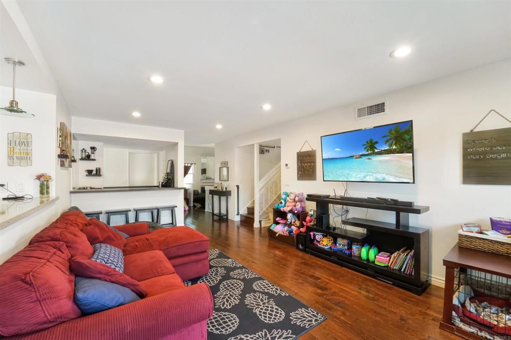 listing image 130720265746040577320