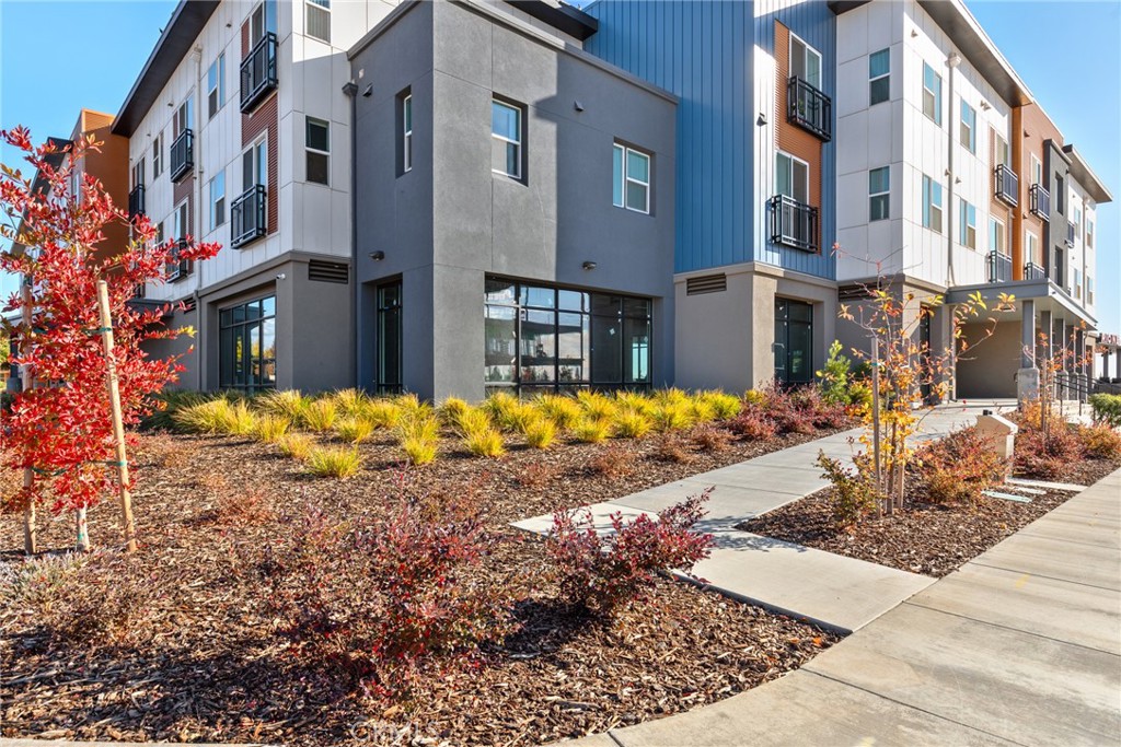 New construction space available on the corner of Bruce & Belgium. This 3,724 SF, 1st floor suite is ready for your businesses specific needs! Located in the mixed used B20 complex with 60 Senior apartments, Rione Restaurant and an additional commercial Tenant. Ample on site parking for all Tenants and guests. This amazing location benefits from the recent improvements to Bruce Rd, the development of the Enloe Cancer Center and Meriam Park community across the street. NNN Lease